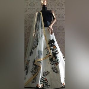 Custom made lehenga size 16/18